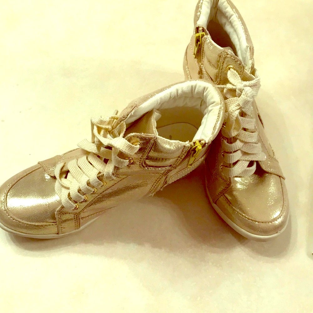 Girls Justice gold sneaker/shoes